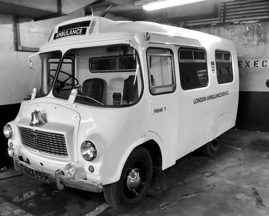  Austin LD Wandsworth Ambulance Mk II 1960 года  (фото 10 из 12)
